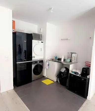 Apartament Charmant 2 Pieces Avec Jardin *
