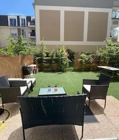 Charmant 2 Pieces Avec Jardin *